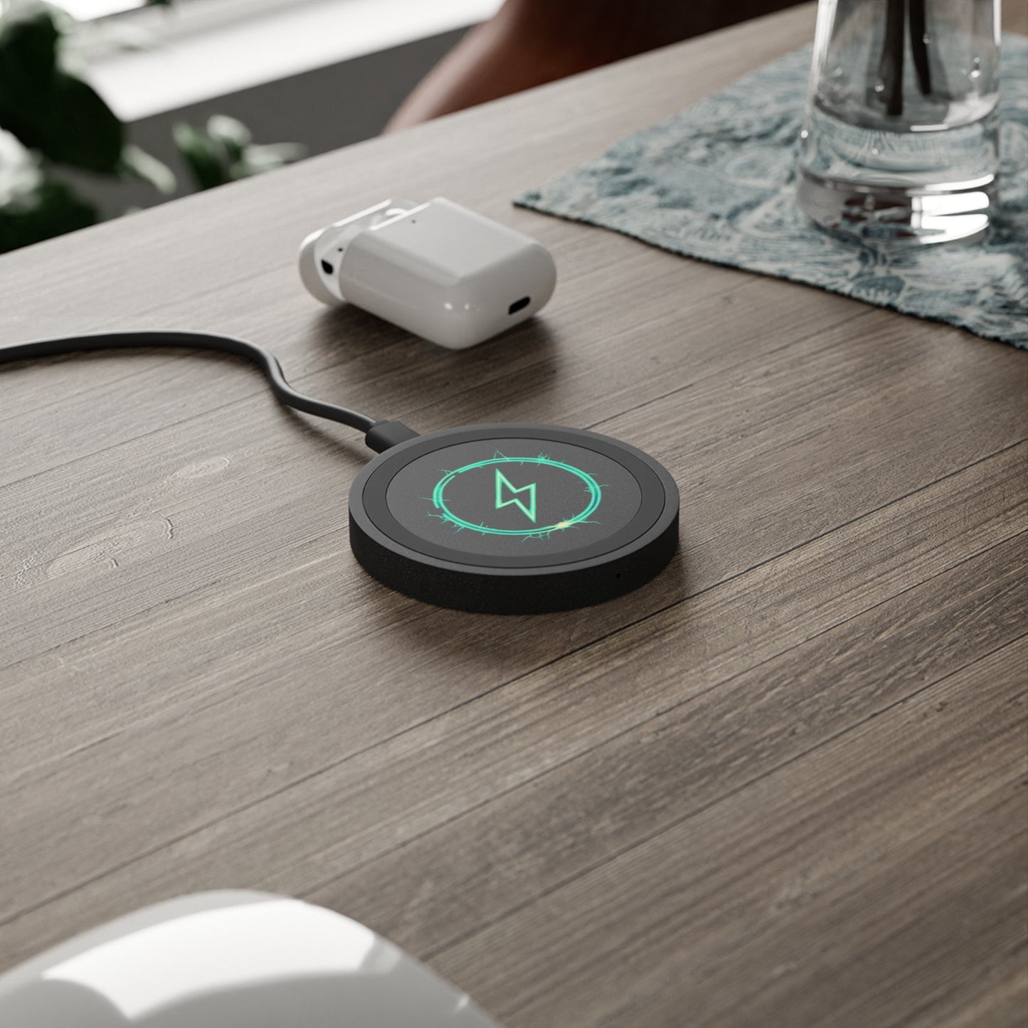Charging Bolt (Green) - Quake Wireless Charging Pad - Creatively Designed Shop