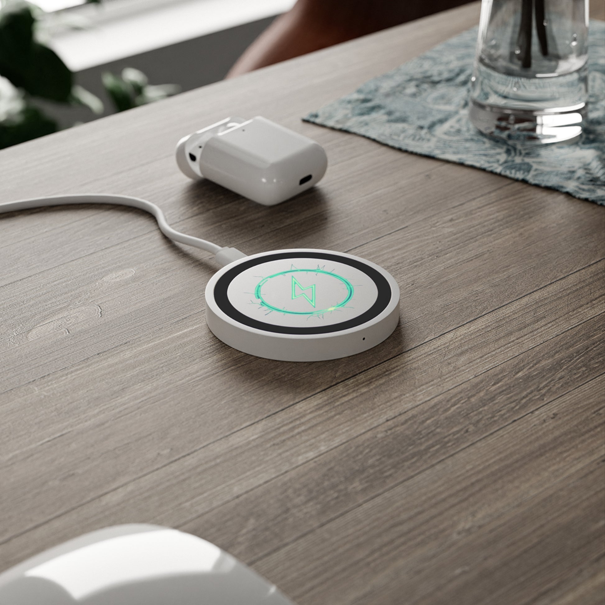 Charging Bolt (Green) - Quake Wireless Charging Pad - Creatively Designed Shop